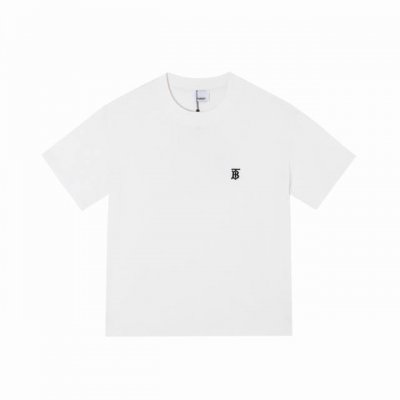 burberry巴宝莉经典胸前Logo刺绣短袖T恤 男女同款 高版本不挑年龄不挑身材不挑性别 经典不过时 面料手感非常舒服 质感超强 超级百搭好看的一款 男女都