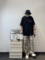 60 Lv路易新款情侣基础休闲T恤圆领短袖简约百搭款！ 作为备受潮人喜爱的百搭单品，甄选精梳棉面料！舒适透气有型！基础百搭版型！不挑身材年龄！新款配色超级美腻！