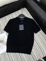 爆款现货 原单品质 Lv｜ 2025Ss春夏新款圆领老花网格短袖针织衫 这款简直就是凹造型神器！夏日度假必备的单品！随意上身都是Ins博主风 轻轻松松就能让你颜