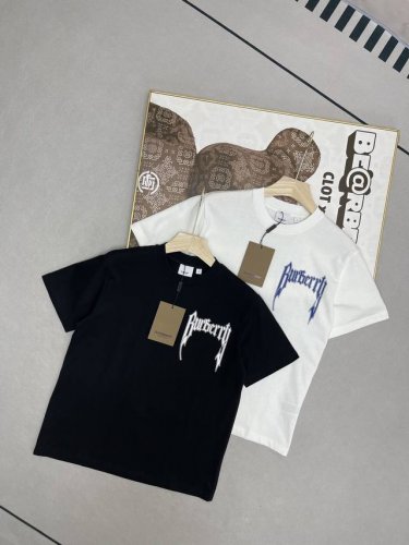巴宝莉Burberry Bbr 25Ss早春新款 蝙蝠字母印花短袖 轻奢主义 男女日常通勤穿搭必备单品 正确版本 欢迎对比 详细特征 280克100% 纯棉双纱
