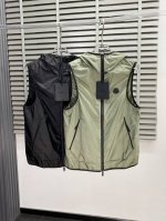 Moncler蒙口独家专供新款原单男士休闲马甲 高端定制 高端版本 时尚百搭爆款进口面料 手感超柔软细腻 穿着亲肤舒适 高端精品 代工厂p精细做工 上身非常赞