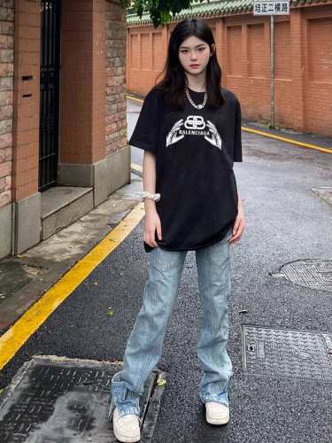 上新！Balenciaga巴黎世家新款短袖T恤，把经典玩出不同，打破单一设计再创造，增多点趣味性！男女同款入，厚实有质感，透气且吸汗，喜欢就盘她！ 尺码：S-3