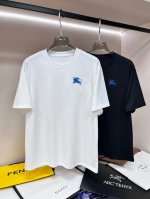巴宝莉 2630Ss新款短袖T恤，定制进口原版丝光面料！经典Logo设计，简单大方得体 时尚不失个性 上身休闲随性 内搭单穿皆可 彰显大牌气质。尺码：M～3Xl