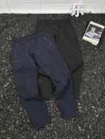 180 - Arc'teryx Gamma Jogger 防风防水运动休闲男子 软壳长裤 在节奏紧凑的都市生活里，通勤与运动无缝衔接是常态，而Arc'teryx