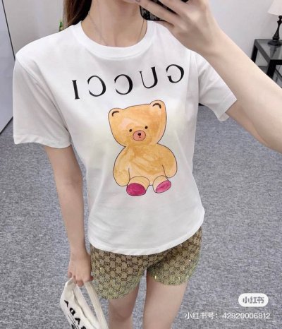 古驰 Gucci 粉色小猪单色圆领短袖 款号 324 原版面料官方同款短袖T恤 定制280 克同缸染面料手感非常舒服 春夏最新砖柜同步时尚又个性超级百搭好看的一