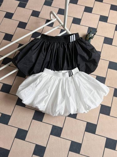 供 实拍图 三叶草双色蓬蓬裙 Adidas Orginals Bubble Skirt W 系列阿迪 三叶草 三条杠 前后徽标刺绣 女款宽松休闲短裙蓬蓬裙可以当