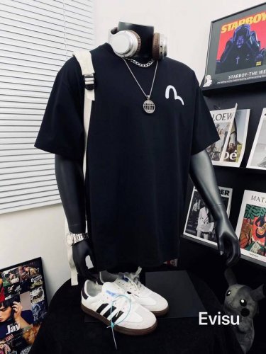 上新 Evisu 福神高版本笔触风格佛头印花男女休闲短袖T恤 不得不推荐一款非常受欢迎的硬货！双纱面料 有型 更有质感 夏季你需要这样一件超百搭的T恤看品质无敌