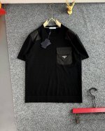 prad* 补单出货了 2025春夏季 顶级进口私货，胸前拼布 三角Logo 高品真丝伊力特 高端经典 点缀Logo 设计伊立特纯色百搭款针织短袖，专柜款时尚不