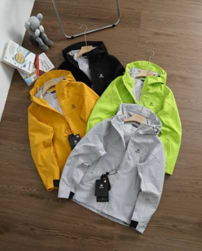 上新 品牌：凯乐石 Kailas 尺码：S-M-L-Xl-Xxl 颜色：黑色-青蔓绿-毒液黄-冰川灰 面料科技: 防风 防水 耐磨 内胆类型: 无 New Arrivals工艺：立