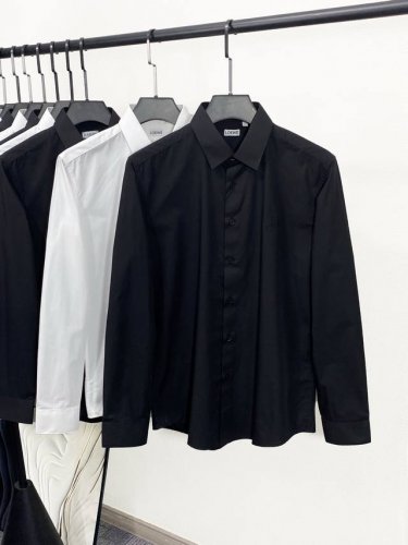 新品 Loe 罗家族男士时装款商务休闲简约长袖衬衫，贸易公司渠道货，25四季新品，纯正血统品质，买手店里的人气热款，经典王牌单品！ 整体的设计符合Loe家美学设