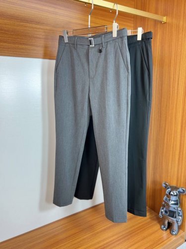 Burberry 巴宝莉 2035春夏新品 三标齐全 九分裤 西裤 休闲裤 好货不用过多介绍 看细节 专柜码数：29-36 175 140上身32码