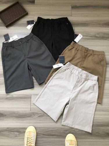 tom*Y Hilfiger ｜汤家 四色后袋小旗标刺绣男款商务休闲短裤五分裤. 颜色：浅灰 棕色 深灰 黑色. 材质：棉纶 氨纶混纺面料. 工艺：刺绣 立体剪