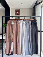 巴黎世家垂感西裤 Balenciaga巴黎世家Blcg休闲直筒裤休闲裤小西裤长裤，简约大气，版型宽松，搭配个性腰带设计，丰富造型，个性满满，面料舒适，不易抽丝，