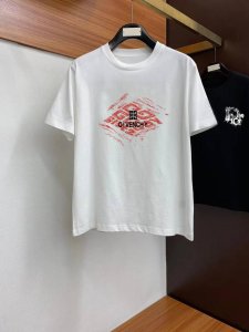 纪梵希# 2025春夏新款首发专柜最新款短袖圆领T恤 高端订制 设计前卫时尚 品牌Logo重工艺设计 高端定制260克面料.手感柔软.穿着舒适.专柜级别精致车线