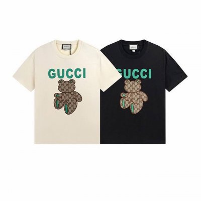 款号 542 gucci新品 早春系列高克重短袖 选用客供定制针织100%纯棉面打造,面料手感细腻 厚实有质感的纯棉布 高密度的机织工艺 如棉絮般柔紧致舒适 有