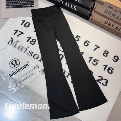 Lululemon露露乐檬Groove系列Nulu面料纯色超高腰喇叭瑜伽裤休闲裤 -面料：采用独特的荷兰Nulu科技面料。Nulu面料是一种裸感亲肤的创新产品，
