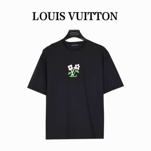 Louis Vuitton 路易威登 Lv 24Ss 花朵字母短袖T恤 面料采用定制240G 26支特滑双股精棉平纹高密无尘全棉布料。前幅高密度加厚，走线平整，