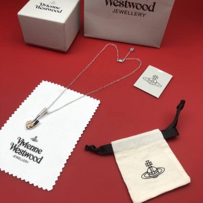 Vivienne Westwood西太后项链顶级最高版本』 重磅来袭通过关系搞到一批海关扣押的西太后项链 全球最火的款式之一 可以承载岁月的经典之作 永不过时