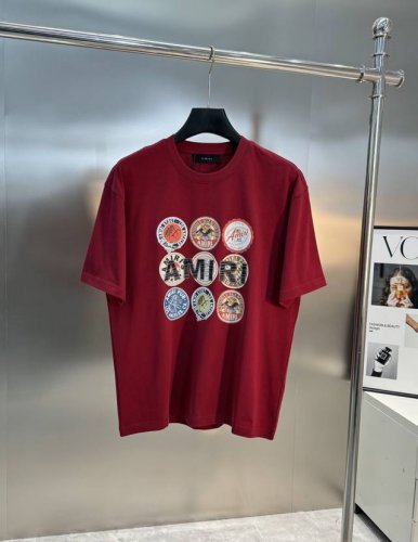 Amiri*25S新款圆领T恤.男女同款！基础款字母印花.色彩层析分明.简单明了的理念元素来完成人人都可以上身效果非常明显.双面烫画叠加烫钻层次工艺.优选300