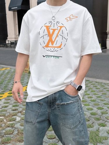 供 Louis Vuitton Lv 路易威登 首秀印花情侣圆领短袖 T恤-顶级版本 采用280双纱纯棉面料 高温预缩处理 非常重磅手感细腻 同缸定染螺纹无色差