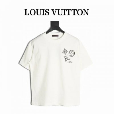 louis Vuitton 路易威登 Lv 25Ss 胸口三花短袖T恤 面料采用定制240G 26支特滑双股精棉平纹高密无尘全棉布料。前幅高密度加厚，走线平整，