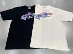 001026款Bape X Ldg 联名款 Fw22 字母Logo印花圆领短袖T恤 男女同款 码数Smlxlxxl 黑色白色