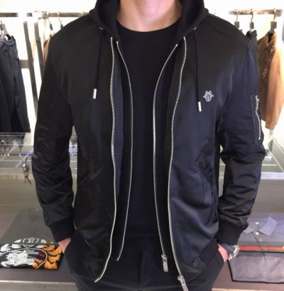 迪家秋冬新品假两件套羽绒服 高级定制 有腔调 假两件设计！上身超级有型！内里90白鸭绒填充！独家定制 特别舒服 免烫面料！百搭款式 穿着不挑人 上身效果会更好