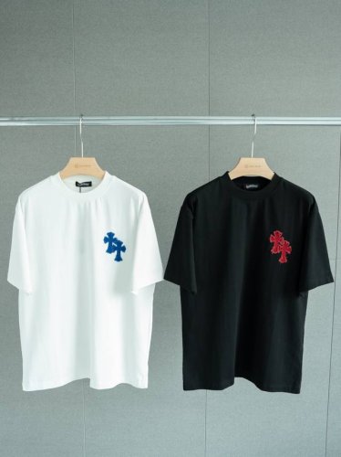 顶级Tee 强势上新 Chrome Hearts S S25 双十字架贴布圆领短袖T恤 货号:25-60 颜色： 黑色 白色 尺码： S M L Xl 尺寸推荐