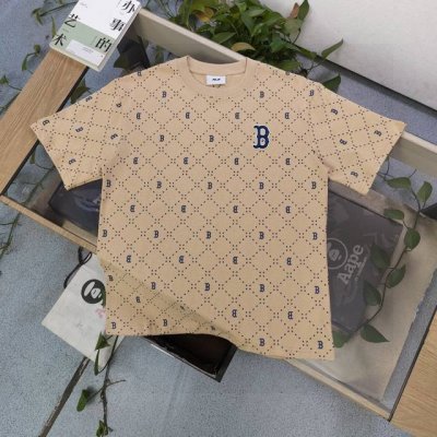 款号：Yy923 高版本 2025春夏最新款Mlb洋基队Ny经典刺绣小标Logo满印字母图案印花休闲情侣短袖T恤，选用了260克双纱爽滑棉面料制作而成。精细的做