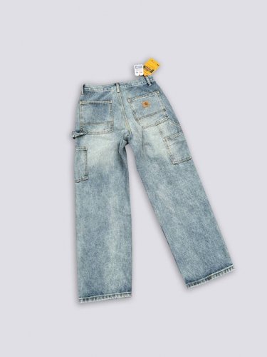 K033 Carhartt Wip卡哈伐木工日系工装风牛仔裤 定制原版Logo扣，Ykk拉链门襟，顺滑易拉！ 很多位置都有套结加固，车工扎实！ 整体剪裁采用了立