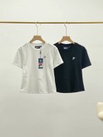 fila 潮牌女子针织短袖衫2025夏季新款时尚休闲紧身T恤 夏日炎炎，汗水不再是困扰短袖T恤，让你享受清凉一整天！这款T恤的效果简直了！穿上它，即使是在烈日下