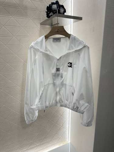 chane*2025新品上架 连帽防晒外套短裤套装 定制Yb进口防晒材质 带有防晒指数 舒适好穿 连帽防晒外套短裤休闲套装 胸前刺绣字母凸显品牌高级感 配合拉链