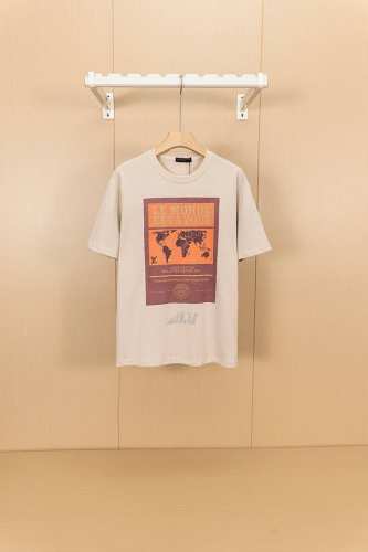 挂拍图 高品质 款号X50 Louis Vuitton 路易威登 地球烫钻圆领短袖T恤 三标齐全 采用高克重纯棉面料！ 印花烫钻工艺，手感非常舒服 Os落肩版型