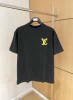 Lv 2025Ss春夏新款首发专柜最新款短袖圆领T恤 高端订制 设计前卫时尚！品牌Logo重工艺设计 高端定制260克面料.手感柔软.穿着舒适.专柜级别精致车线