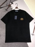 Prada 25S夏款 颜色 黑色 白色 尺码 S M L Xl 前小标经典刺绣 280G精梳紧密棉 高品质 男女同款