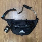adidas阿迪达斯高品质金属扣牛津材质单肩包斜挎包腰包 颜色：黑色 尺寸：38X18X14Cm 014