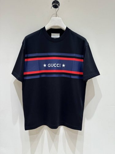 新品 Gu家时装款纯棉圆领短袖T恤，香港洋行渠道货，经典明星级单品，25年夏季新品，明星级的一款单品！ 客供埃及进口顶级面料，甄选尼罗河区域光照极好的上等棉花原