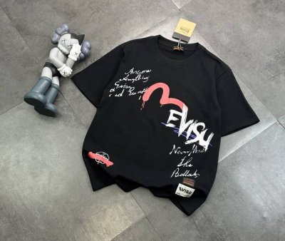 潮牌Evisu福神涂鸦直喷技术工艺情侣款短袖T恤！ 240G双纱潮牌专用棉，纹理清晰，质感满满，同缸定染1×1无色差精密纯棉螺纹，层搭叠穿，自留好货，强烈推荐