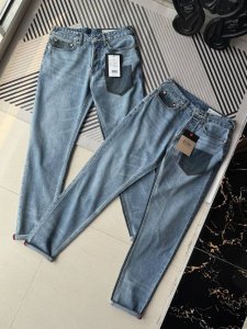Evisu福神25男子解构风格拼布大 窄脚牛仔裤 重工水洗+原浆原色 100%客供丹宁牛仔布 裁片拼接 工艺非常复杂 古拙织布法织出 天然染色这些都是工业化大生