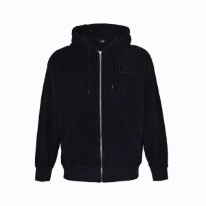 本地自取: 430 fendi/芬迪 蓝色灯芯绒拉链卫衣外套 选用100%纯棉打造的灯芯绒面料，表面有明显得到纵向条纹，采用1比1定制双F镂空Logo拉链头带动