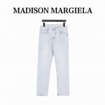 Margiela 马吉拉 背袋日历牛仔裤 今年为止做的最牛逼的牛仔裤，重度水洗工艺，暗藏玄机的细节非常多，这次主推的裤子无论是版型还是上身都太完美，不如去做20