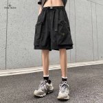 上新发 Stone Island石头岛海外版25Ss新款四色高品质Ins腰带大口袋户外工装短裤 裤子版型宽松 细节完美 水洗全棉工装面料耐磨耐脏 立体裁剪宽松版