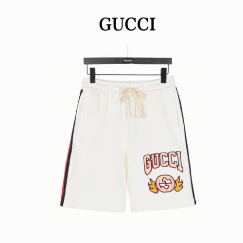 Gucci 古驰 火焰标识毛巾绣字母短裤 全新美学灵感趣味设计,渠道性质精品。让整体造型设计更加优雅时尚，今夏最火系列，无数明星潮人追捧。裁剪工艺细节处理工整为