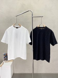 Fendi芬迪独家专供春夏新款原单男士休闲短袖 高端定制 高版本 时尚百搭爆款原版进口面料 Logo图案设计 手感超柔软细腻 穿着亲肤舒适 高端精品 代工厂p精