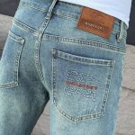 burberry巴宝莉 2025Ss春夏新款男士牛仔裤 精选进口丹宁牛仔面料 重工环保洗水 手感柔和 兼备耐磨性 版型小直筒 微弹力显瘦修身，细节完美，五金辅料