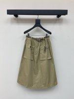 prada 顶级原单 2025Ss新款 长款裙 配腰带，高级中古风浪漫长裙摆复古风美到没朋友！ 可甜可盐上身时髦又高级！百搭神器 设计完美做工品质看细节 Siz