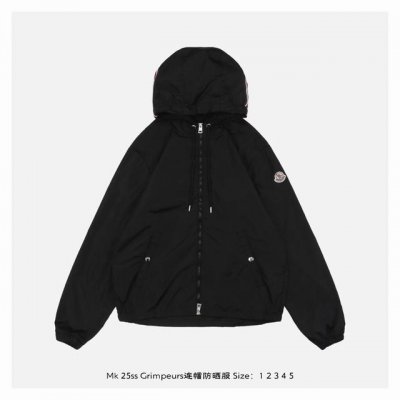 moncler 蒙口 25Ss Grimpeurs连帽防晒服 采用轻盈尼龙面料制成 专为户外探险者设计 适合在温暖的天气穿着 连帽款式于胸前设有一个贴袋 灵感源