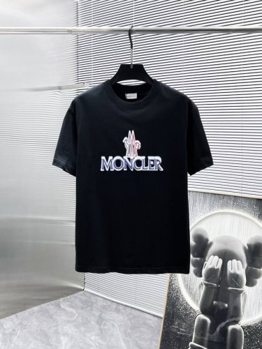 蒙口 Moncler 2025Ss新款 半袖 体恤 短袖 圆领T恤，高端版本！专柜定制面料 透气舒适度高，细节无可挑剔，品牌元素设计理念，体现高品质。手感细腻柔