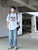 上新Mardi情侣款圆领短袖T恤，全部采用上等原料，质感好颜色鲜明！ 这种款式上身回头率超高！基础款的圆领Tee,男女均可驾驭！ 尺码：S-3Xl 颜色：白色