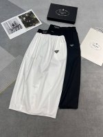高品质prada2025春夏新款纯棉面料花苞半裙高腰显瘦腰头拼接Logo织带橡筋经典三角牌装饰高品质黑色白色Sml